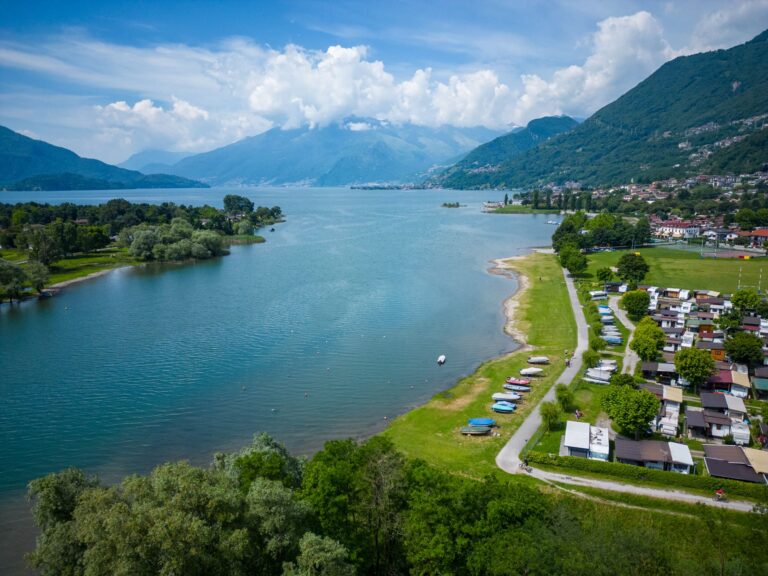 Spiaggia e Lago vicino al campeggio