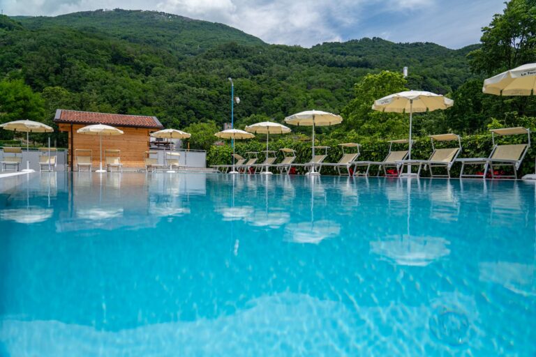 Piscina e Idromassaggio nel campeggio